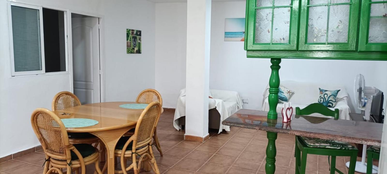 Habitacion En Un Bajo 2 Camas Individual Casa Compartida Abades  Exterior photo